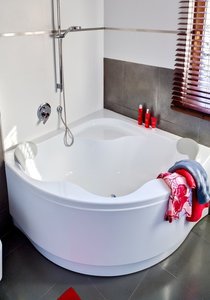 model de cada pentru baie model de cada pe colt