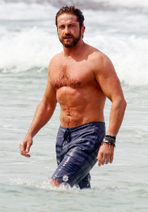 gerard-butler-sexy