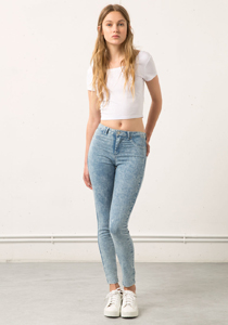 blugi_slim_cu_aspect_prespalat_bershka