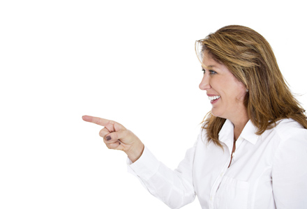 femeie care se amuza