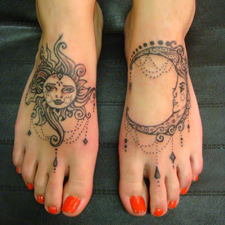 tatuaj_pe_picior_soare_luna