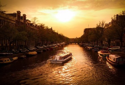 canal amsterdam