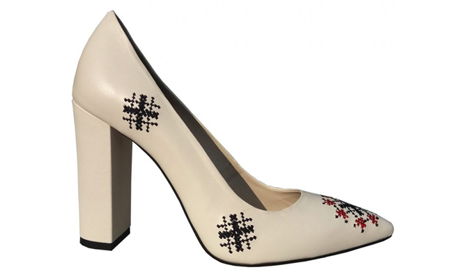 pantofi cu broderie romaneasca