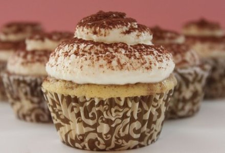 cupcakes cu crema tiramisu