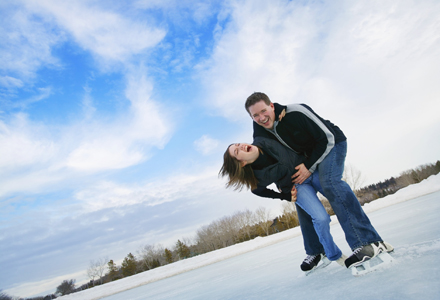 cuplu la patinoar