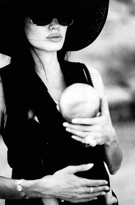 poza_angelina_jolie