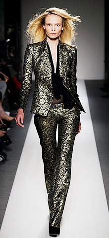 poza costum deux-piece Balmain