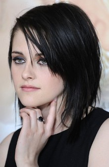 poza tunsoare in scari Kristen Stewart