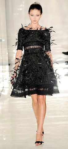 poza rochie neagra Chado Ralph Rucci