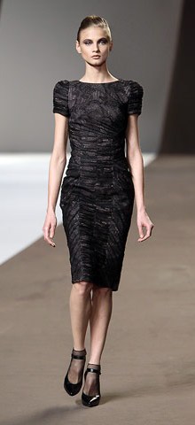 poza rochie neagra Elie Saab