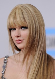 Taylor Swift, decembrie 2010