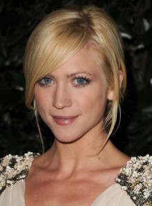 poza coafura Brittany Snow