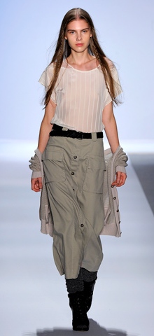 pantaloni si fuste la moda in 2011