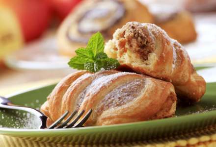 Croissante cu nuca si scortisoara