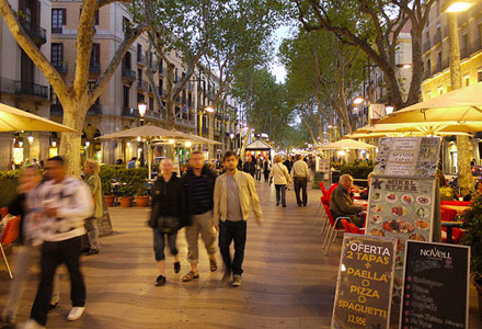  oameni pe strada la rambla