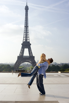 vacanta europa low cost destinatii turistice circuit turistic paris franta turnul eiffel