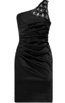poza rochie eleganta pe un umar
