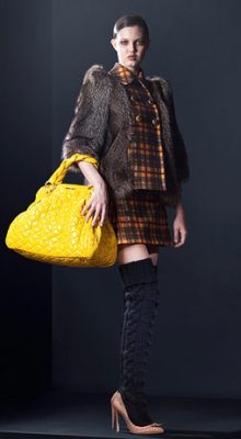 imagine ciorapi peste genunchi