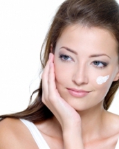 7 obiceiuri zilnice care iti provoaca acnee