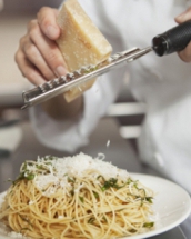 Spaghete cu branza - cea mai simpla reteta cu paste