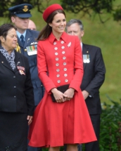 Cat de eleganta este Kate Middleton! Afla de unde isi cumpara hainele! 