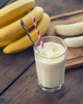 3 retete de smoothie cu banane pe care sa le incerci in acest sezon