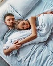 Pozitii de somn in cuplu: ce spun despre relatia voastra