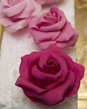 Cum sa faci flori din pasta de zahar: cei mai frumosi trandafiri decorativi
