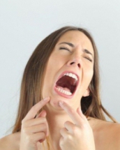 Crema minune care te scapa de cosuri. Este naturala si poate fi facuta in casa! 