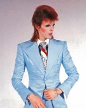 Mostenirea regretatului David Bowie in moda: cum sa fii un cameleon al stilului