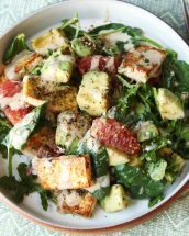 Salată cu tofu, grepfrut şi avocado: un deliciu vegetarian căruia nu-i poţi rezista!