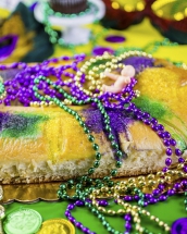 Uite cum să faci TORTUL REGELUI, un desert tradițional din New Orleans
