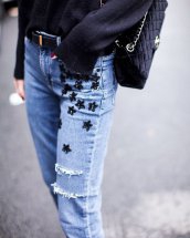 Uită de skinny! 5 modele de blugi la modă în iarna 2017