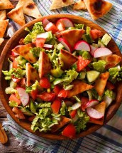 Salata Fattoush, un preparat delicios și sănătos