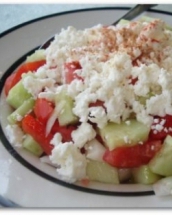 O salata usoara si gustoasa: Salata bulgareasca
