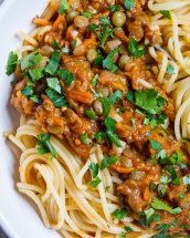 Paste bolognese, varianta fara carne: 3 trucuri pentru a obtine gustul autentic