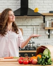 Transformă-ți pasiunea în carieră: Pas cu pas spre blogging culinar