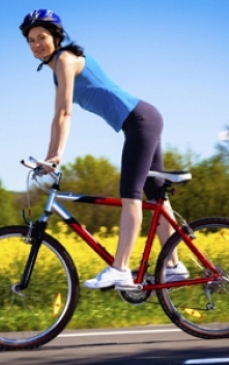 Mersul pe bicicleta: beneficii, dezavantaje, trucuri de slabire