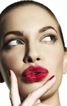 Testul sarutului pe servetel: ce spun buzele tale despre tine!