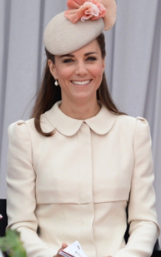 Este oficial! Kate Middleton naste in luna aprilie! 