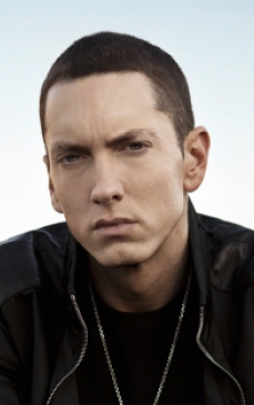 Eminem a declarat ca ar vrea sa violeze o cantareata celebra! 