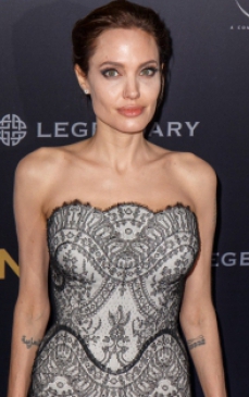 Angelina Jolie: Vreau sa fiu o sotie mai buna! 