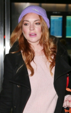 Lindsay Lohan nu se pricepe la Photoshop. Vezi cat de prost si-a editat o fotografie! 
