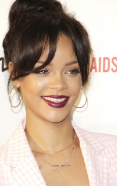 Rihanna este prima femeie de culoare care devine imaginea Dior