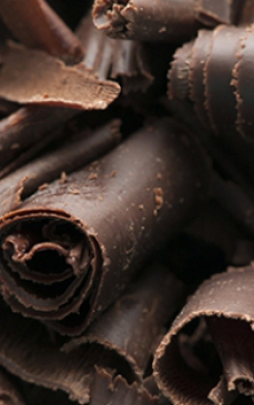 Ciocolata neagra ingrasa sau slabeste? Afla adevarul! 