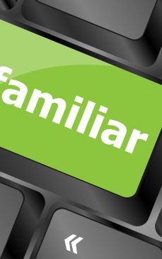 Cum e corect: familial sau familiar?