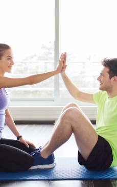 Exerciții fizice pe care să le faci în cuplu