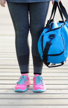 Kit pentru sală: ce trebuie să ai în geantă când te apuci de sport