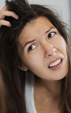 10 cauze ale scalpului iritat pe care trebuie să le știi