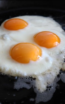 Un nou avertisment legat de consumul de ouă. Ce se întâmplă dacă mănânci mai mult de două pe zi
